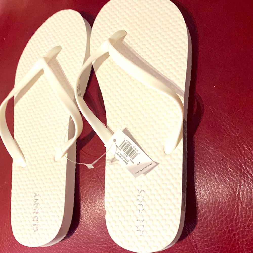 White slippers size 3-4